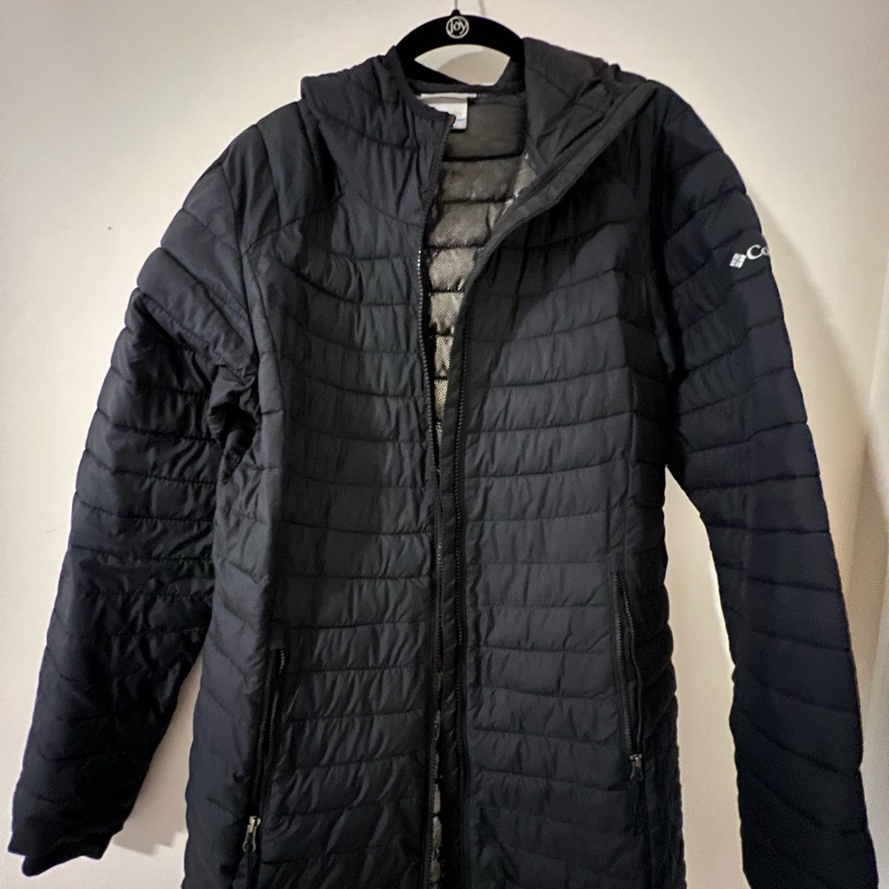 Columbia Black Puffer Jacket with Insulated Padding and Slim Fit